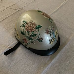 Silver Lady Rider helmet DOT
